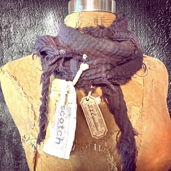 1 LEFT // distressed scrap bandanas - Picture 14 of 17